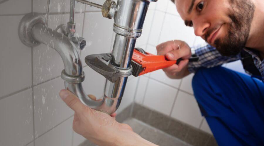 Toilet maintenance in Rock River, WY